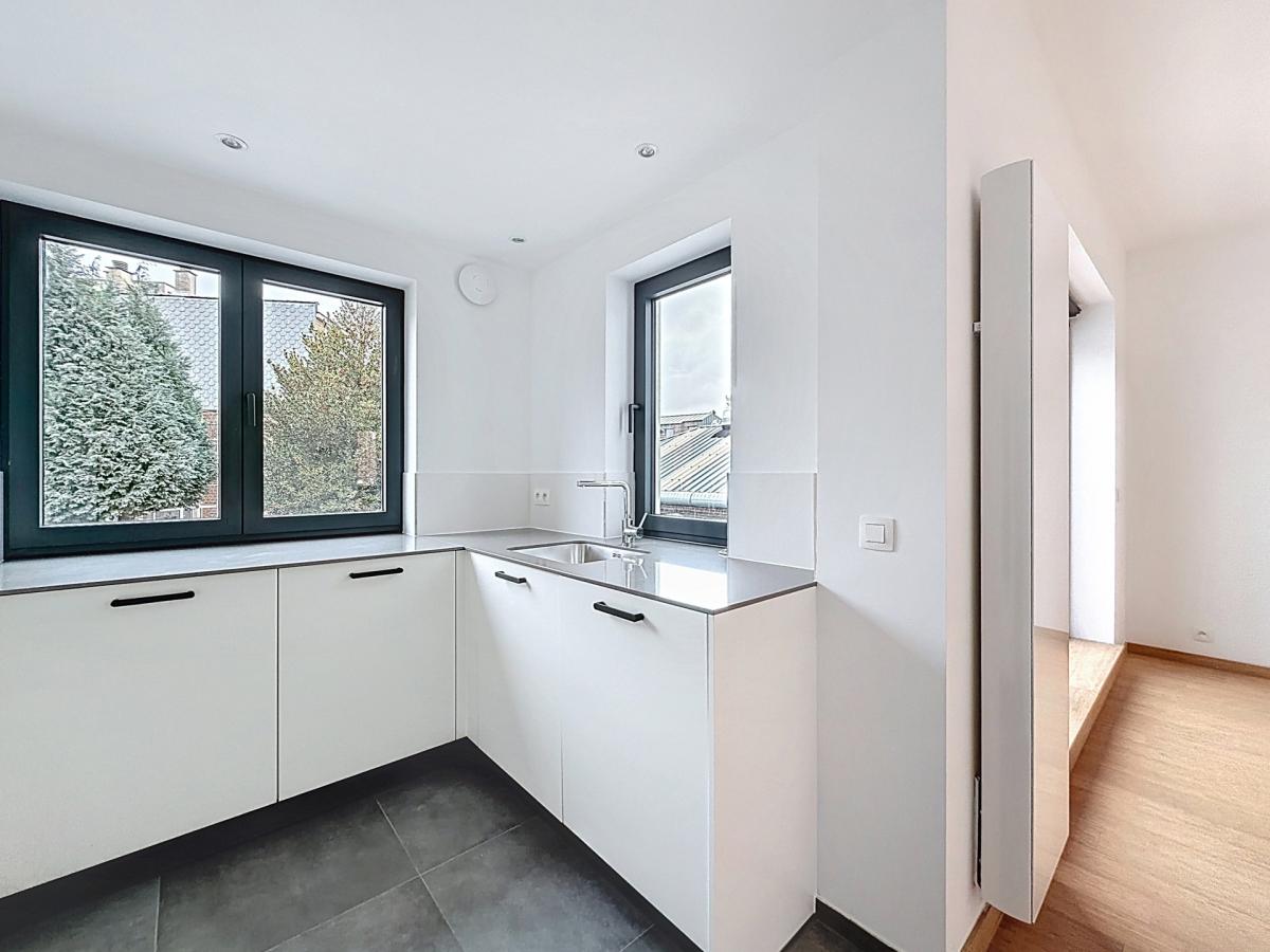 Vanderkindere : Beau duplex penthouse neuf + terrasse