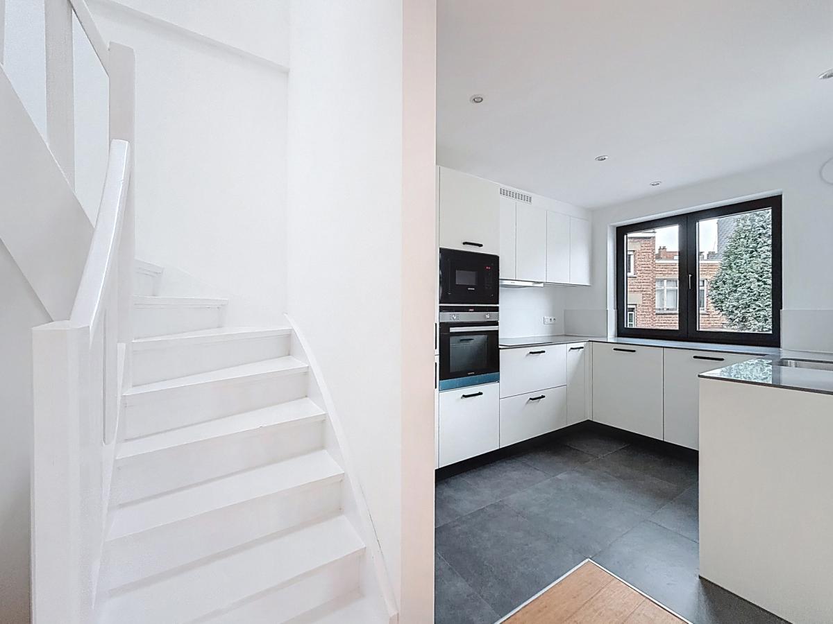 Vanderkindere : Beau duplex penthouse neuf + terrasse