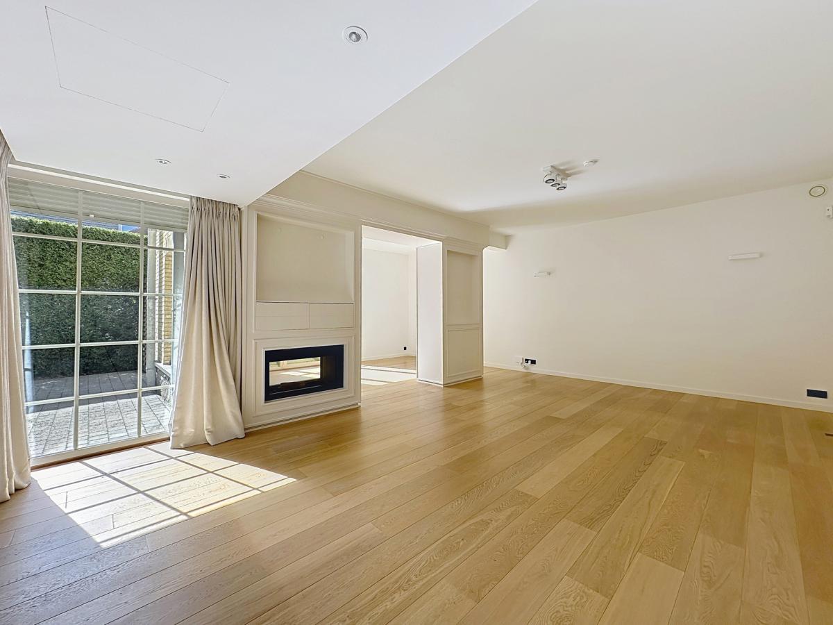 Dolez : Belle maison 3 façades + jardin + garage