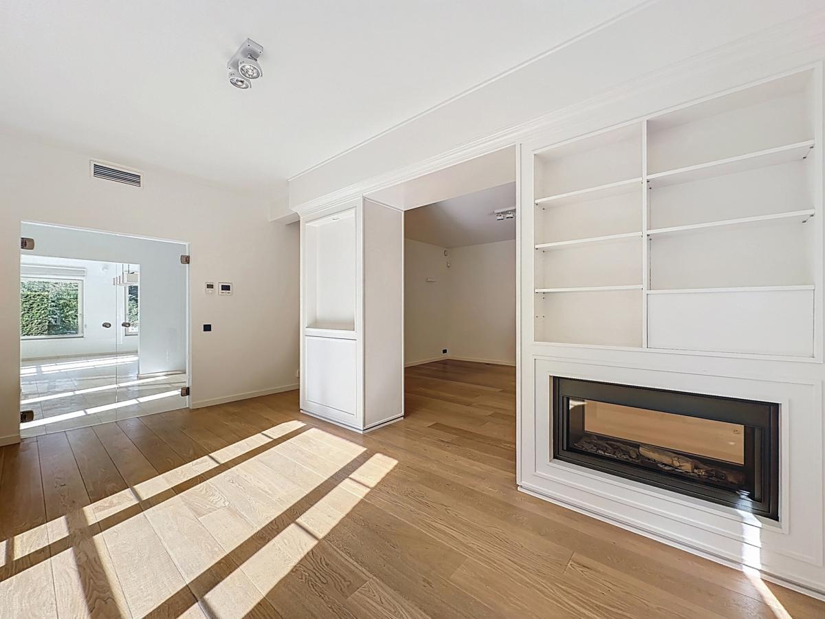 Dolez : Belle maison 3 façades + jardin + garage