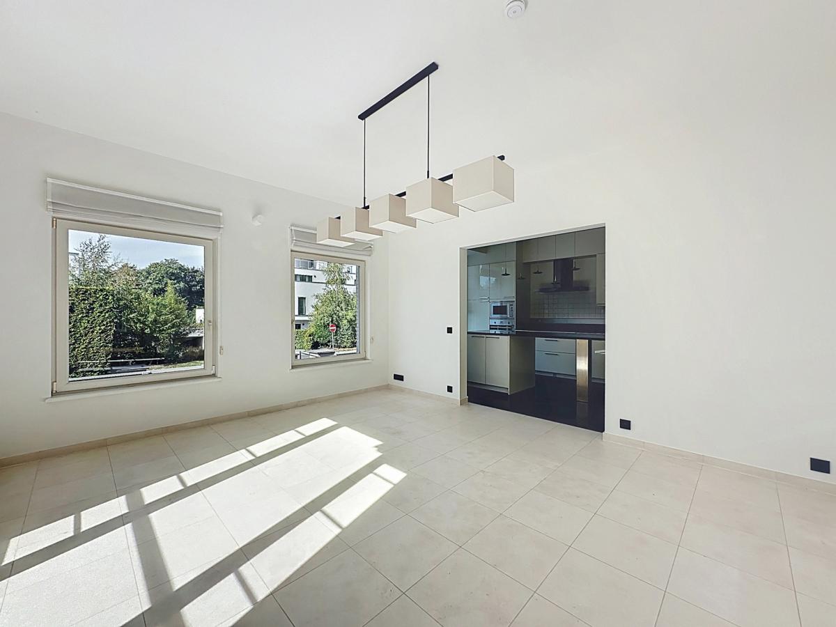 Dolez : Belle maison 3 façades + jardin + garage