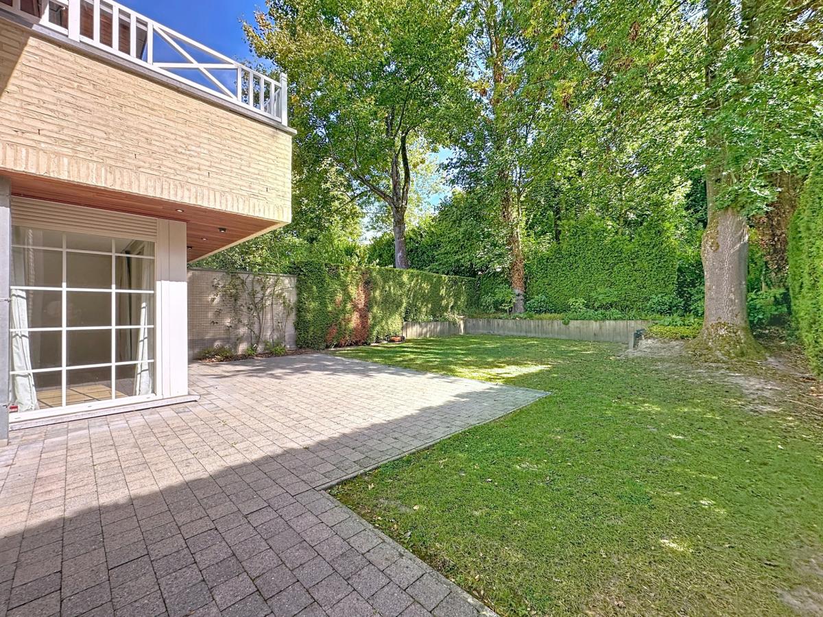 Dolez : Belle maison 3 façades + jardin + garage