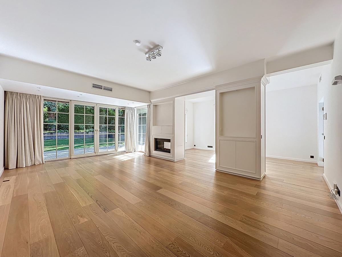 Dolez : Belle maison 3 façades + jardin + garage