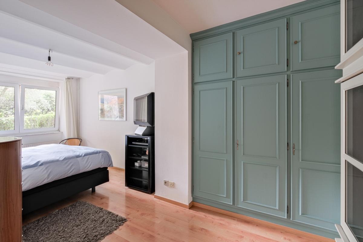 SOUS OFFRE !! Proximité du Châtelain : RDC 3 ch+ extérieurs + parking