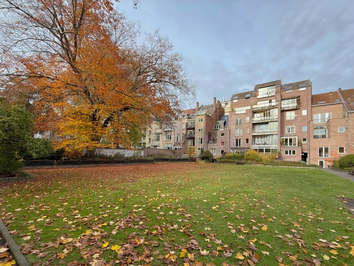 SOUS OFFRE !! Proximité du Châtelain : RDC 3 ch+ extérieurs + parking