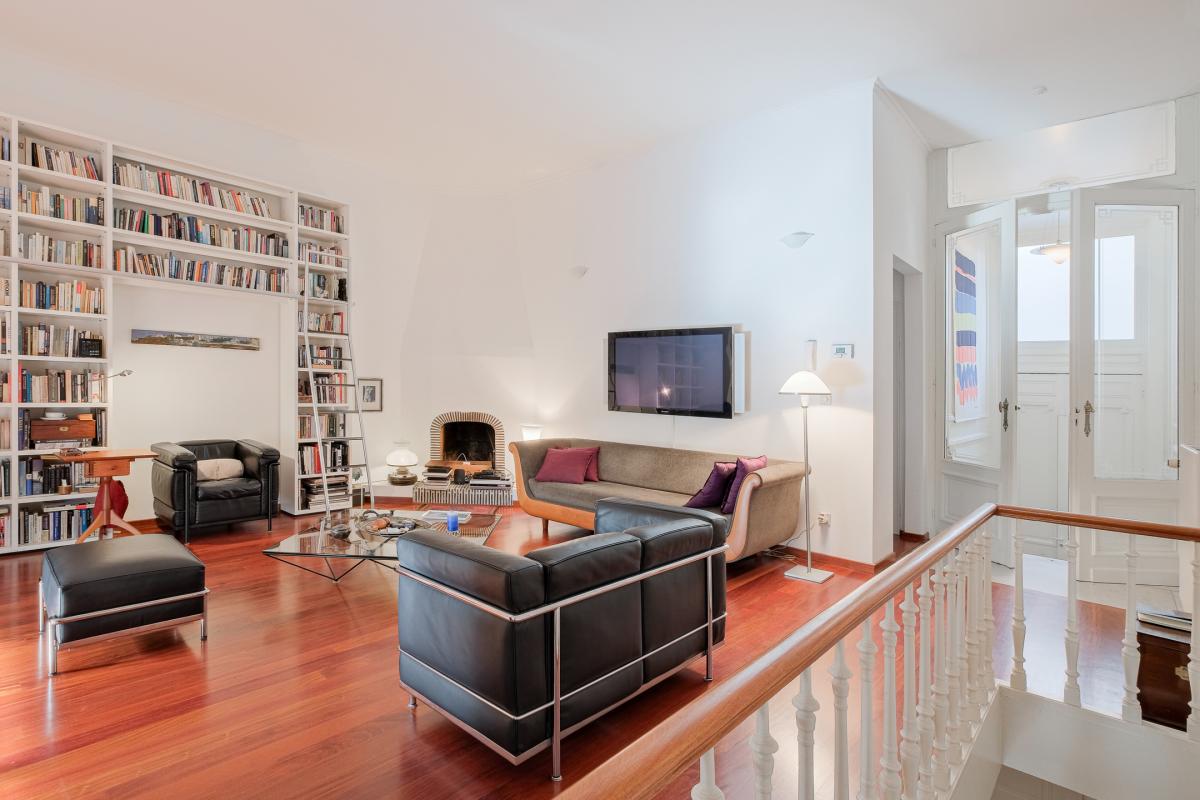 SOUS OFFRE !! Proximité du Châtelain : RDC 3 ch+ extérieurs + parking