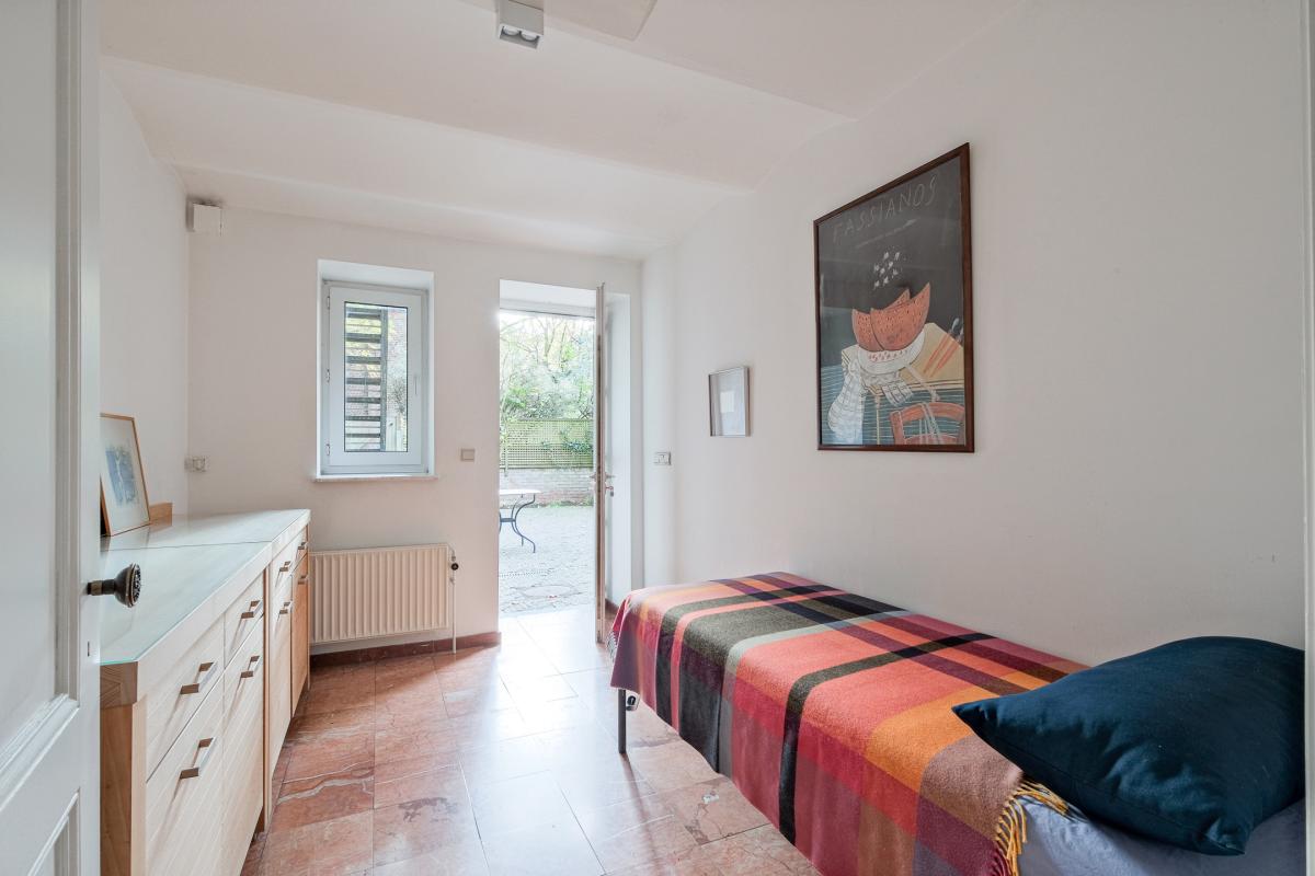 SOUS OFFRE !! Proximité du Châtelain : RDC 3 ch+ extérieurs + parking