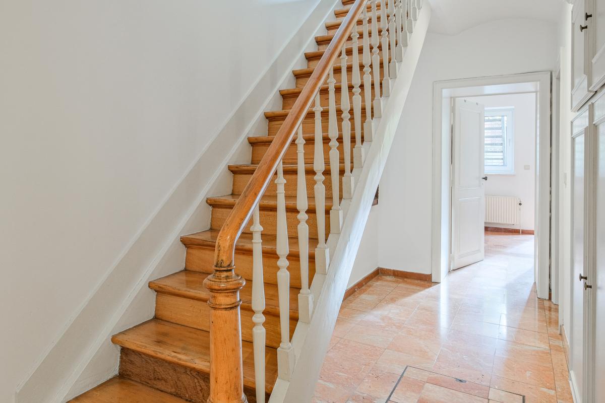 SOUS OFFRE !! Proximité du Châtelain : RDC 3 ch+ extérieurs + parking