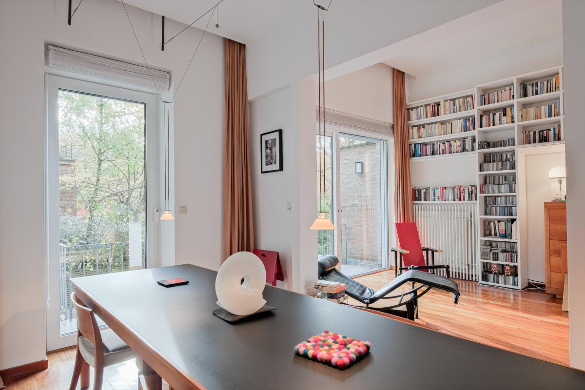 SOUS OFFRE !! Proximité du Châtelain : RDC 3 ch+ extérieurs + parking