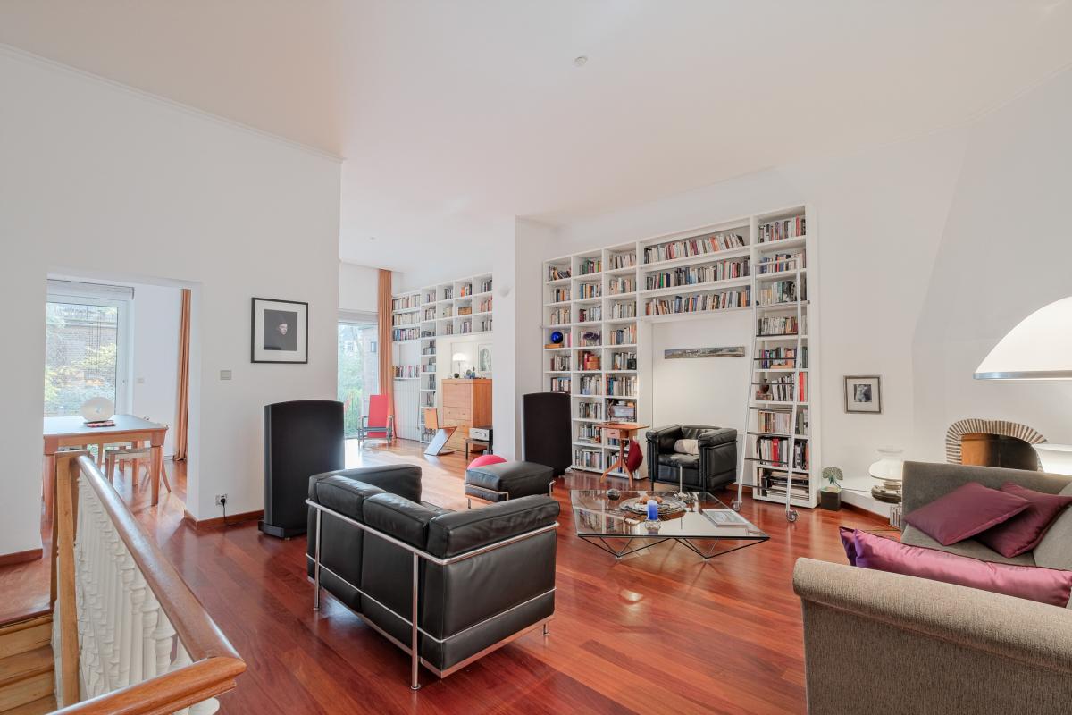 SOUS OFFRE !! Proximité du Châtelain : RDC 3 ch+ extérieurs + parking