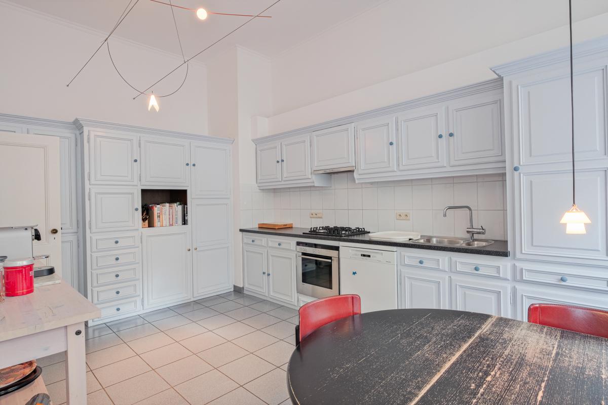 SOUS OFFRE !! Proximité du Châtelain : RDC 3 ch+ extérieurs + parking