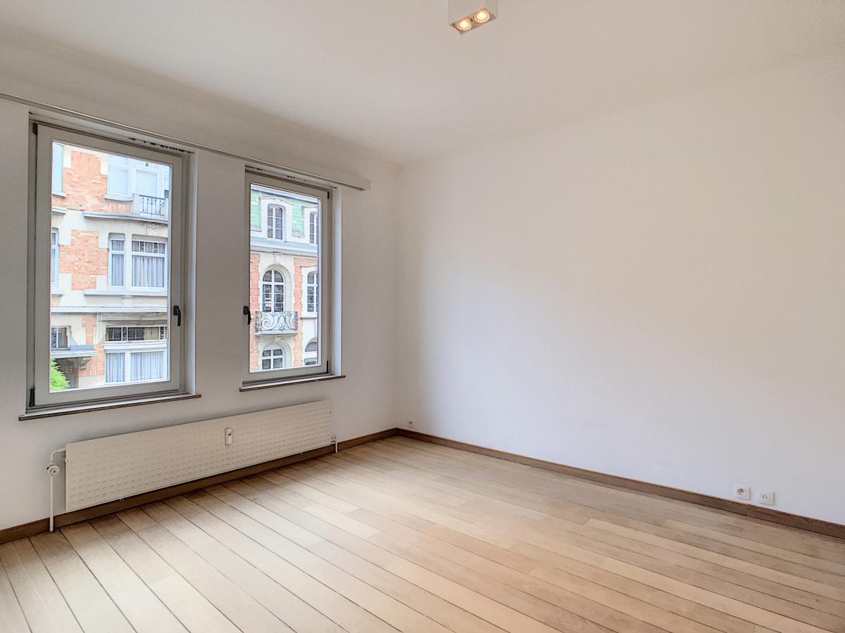 Place Brugmann : Très bel appartement de 3 ch. + terrasse
