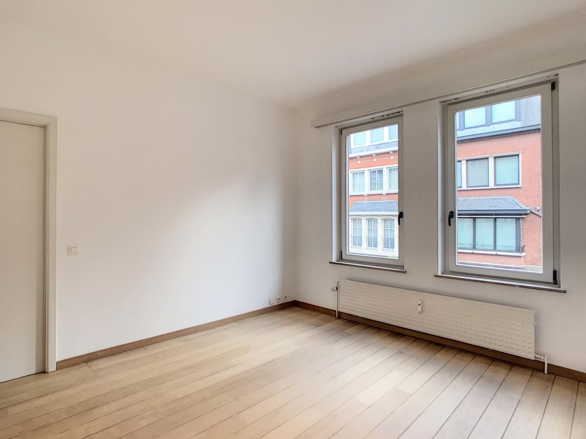 Place Brugmann : Très bel appartement de 3 ch. + terrasse