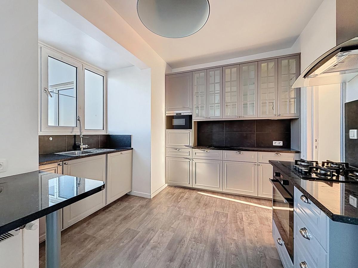 Général Jacques: Superbe penthouse 3ch + terrasses + parking