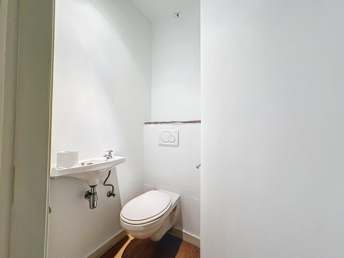 Schuman/ Cinquantenaire : Bureau rénové