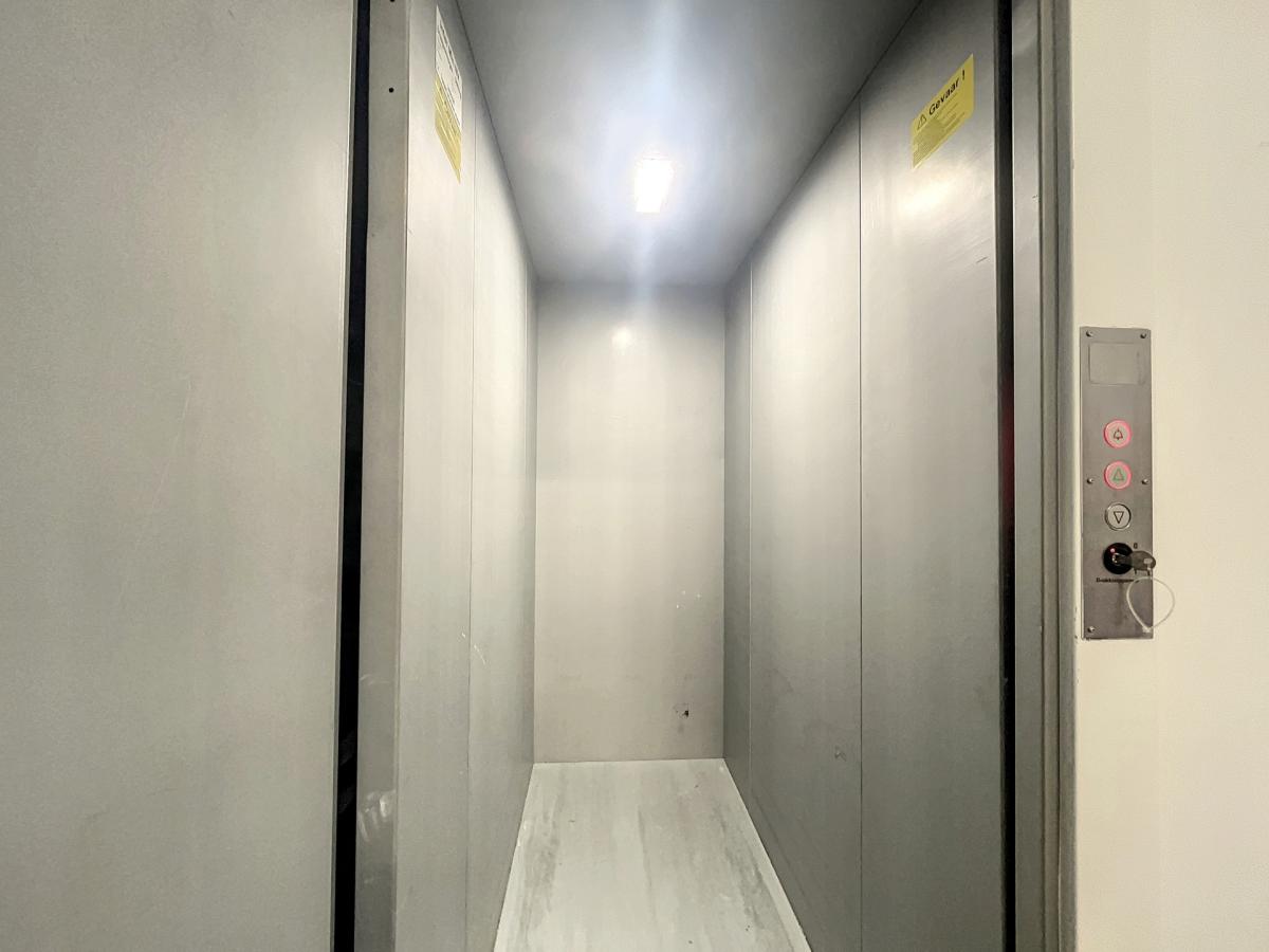 Saint Catherine - Magnifique rez commercial de  ± 170 m²