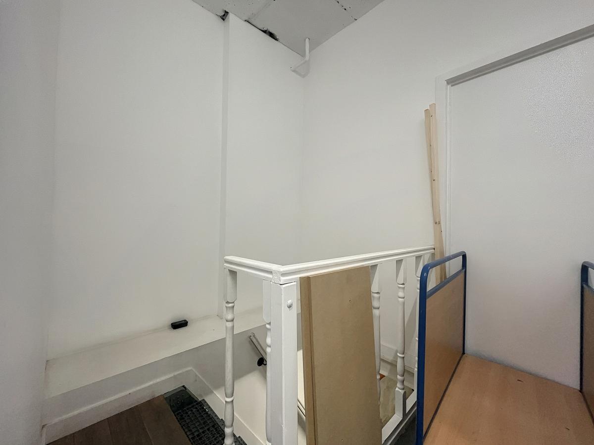 Saint Catherine - Magnifique rez commercial de  ± 170 m²