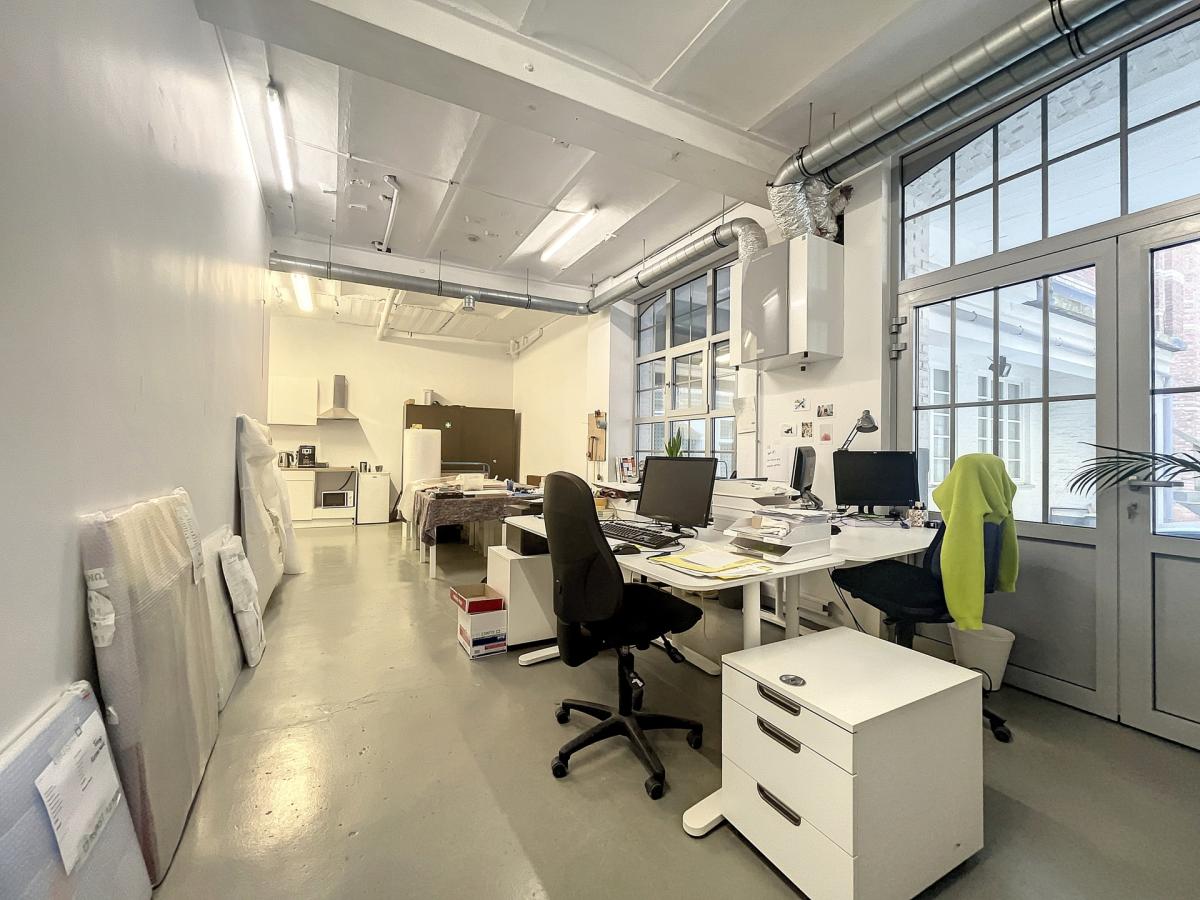 Saint Catherine - Magnifique rez commercial de  ± 170 m²