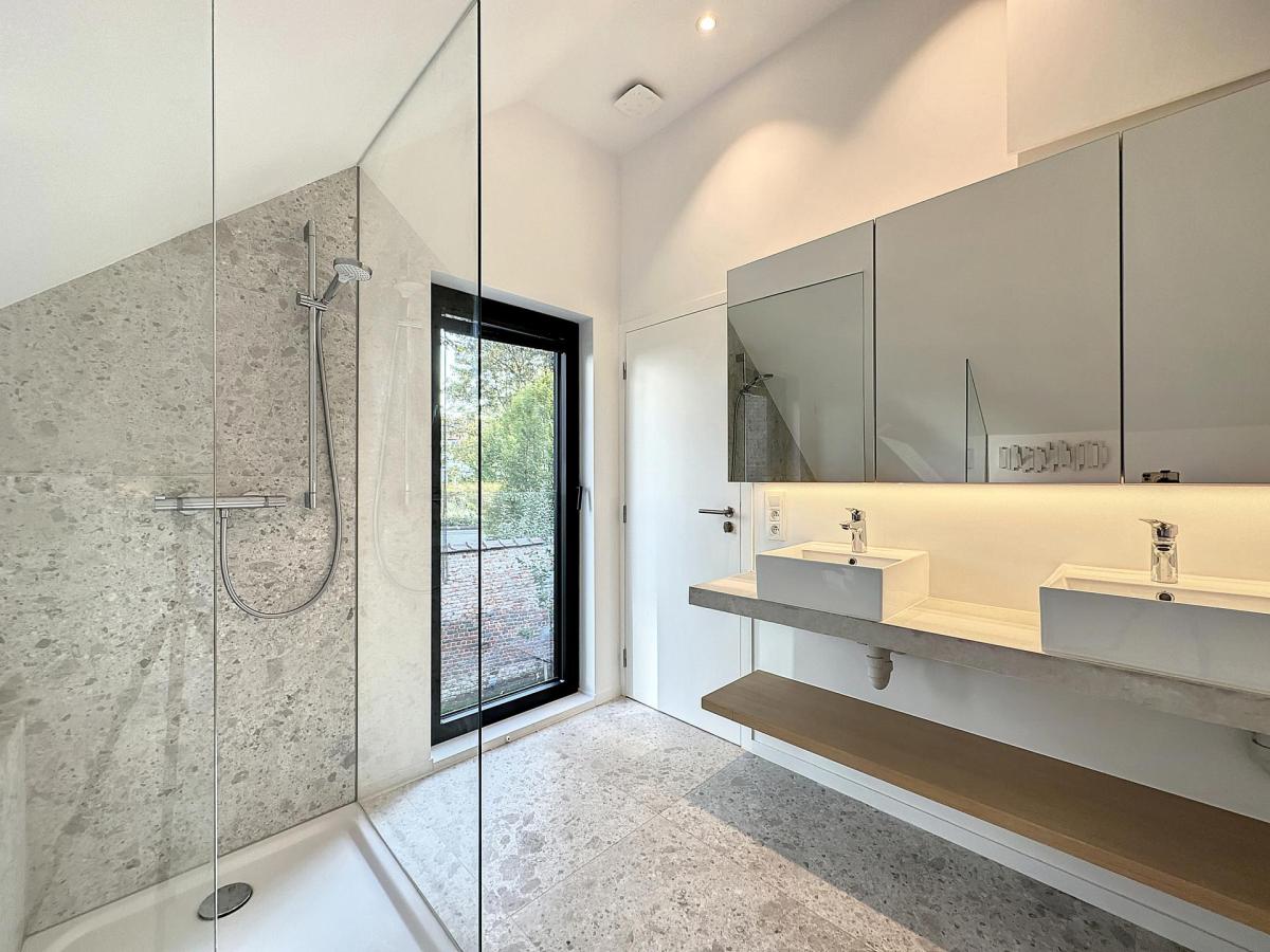 Vleurgat : Jolie maison arrière neuve avec jardin