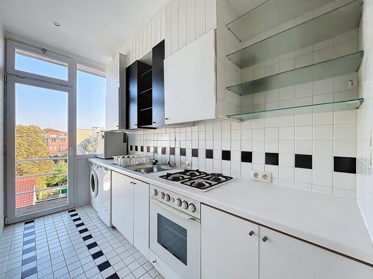 Place Stéphanie : Beau studio meublé + terrasse