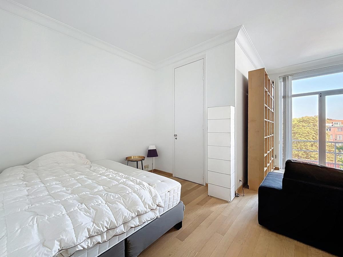 Place Stéphanie : Beau studio meublé + terrasse