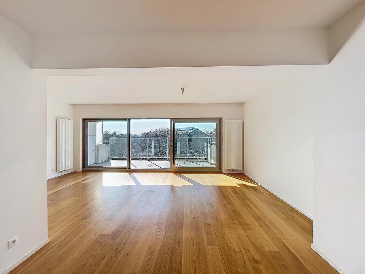 Quartier Européen : Bel appartement 2 chambres avec terrasse