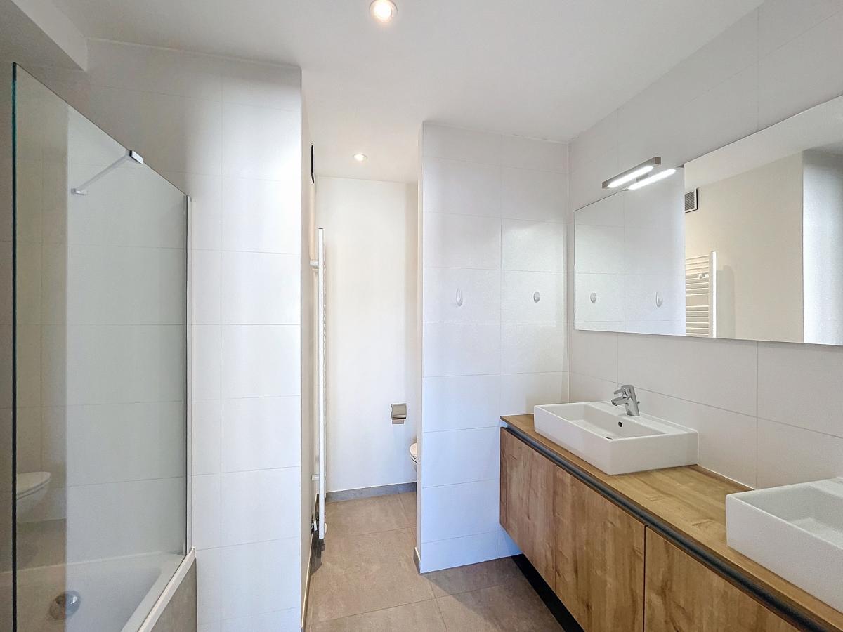 Quartier Européen : Bel appartement 2 chambres avec terrasse