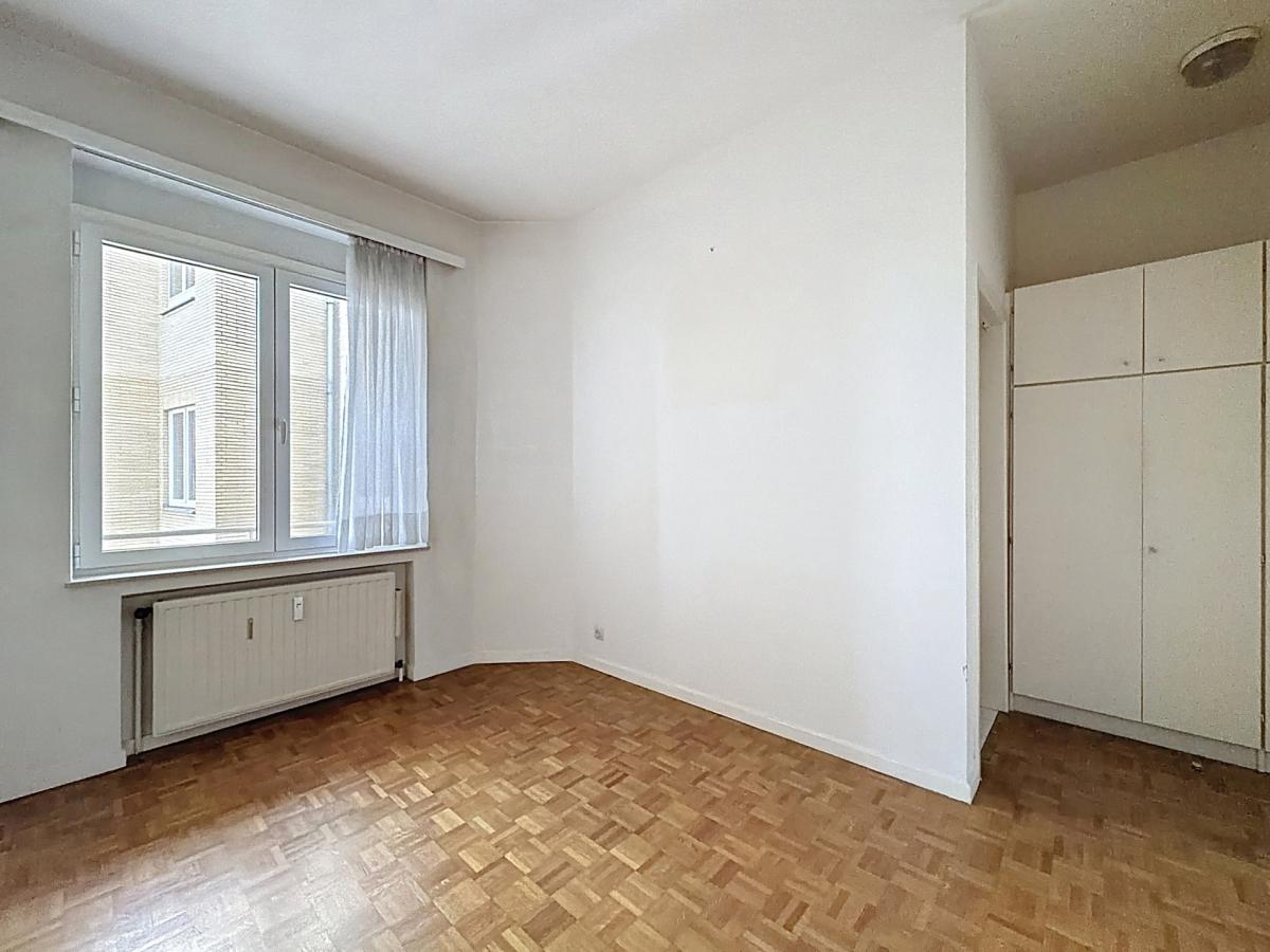 Bel-Air : Appartement 2 chambres rénové + terrasse + parking