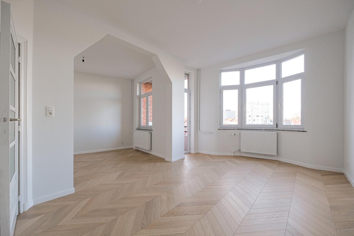 SOUS OPTION! Place Meiser: Appartement de caractère