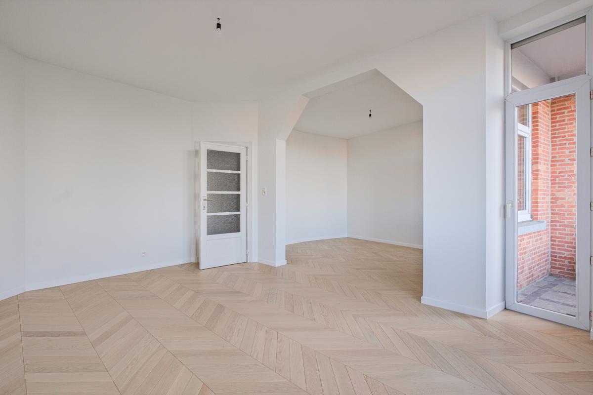 SOUS OPTION! Place Meiser: Appartement de caractère