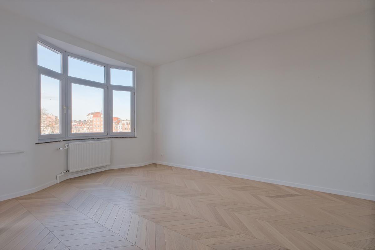 SOUS OPTION! Place Meiser: Appartement de caractère