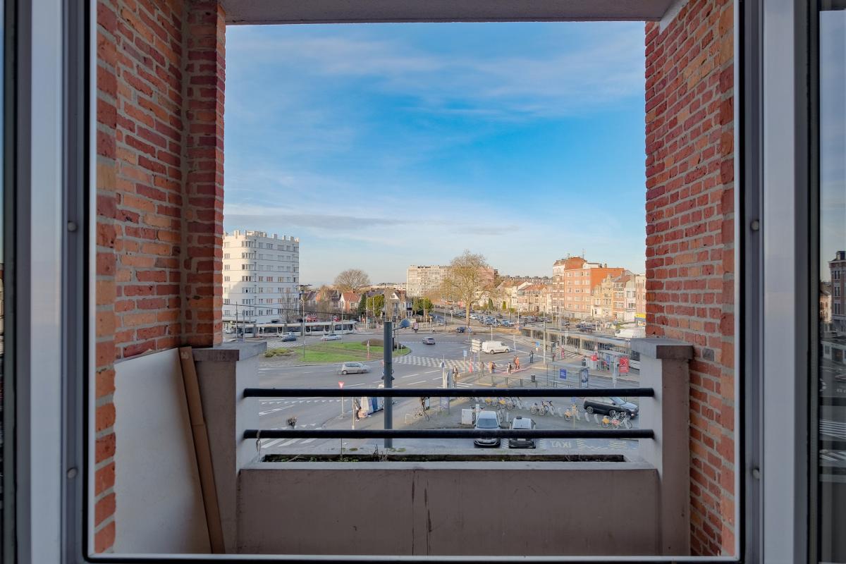 SOUS OPTION! Place Meiser: Appartement de caractère