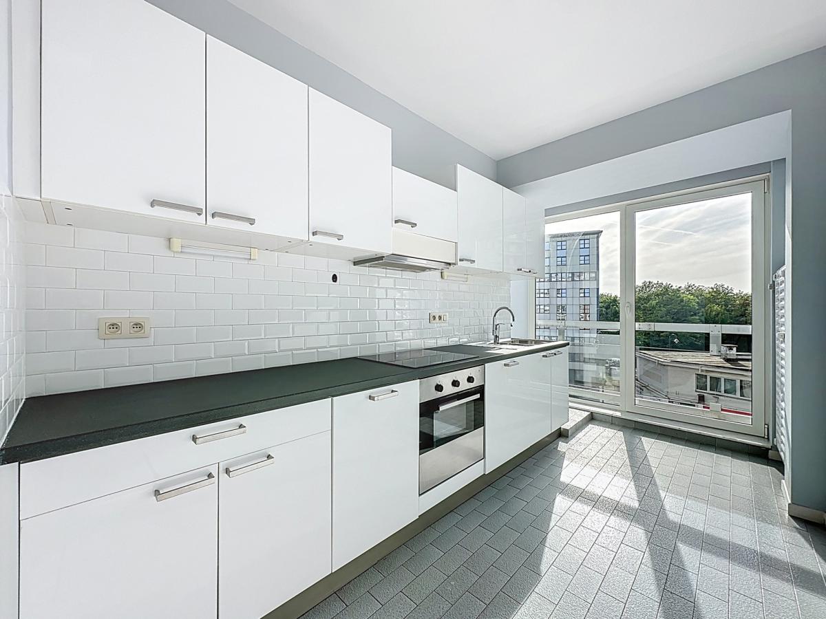 Forest, limite Uccle, lumineux appartement 3ch avec terrasse