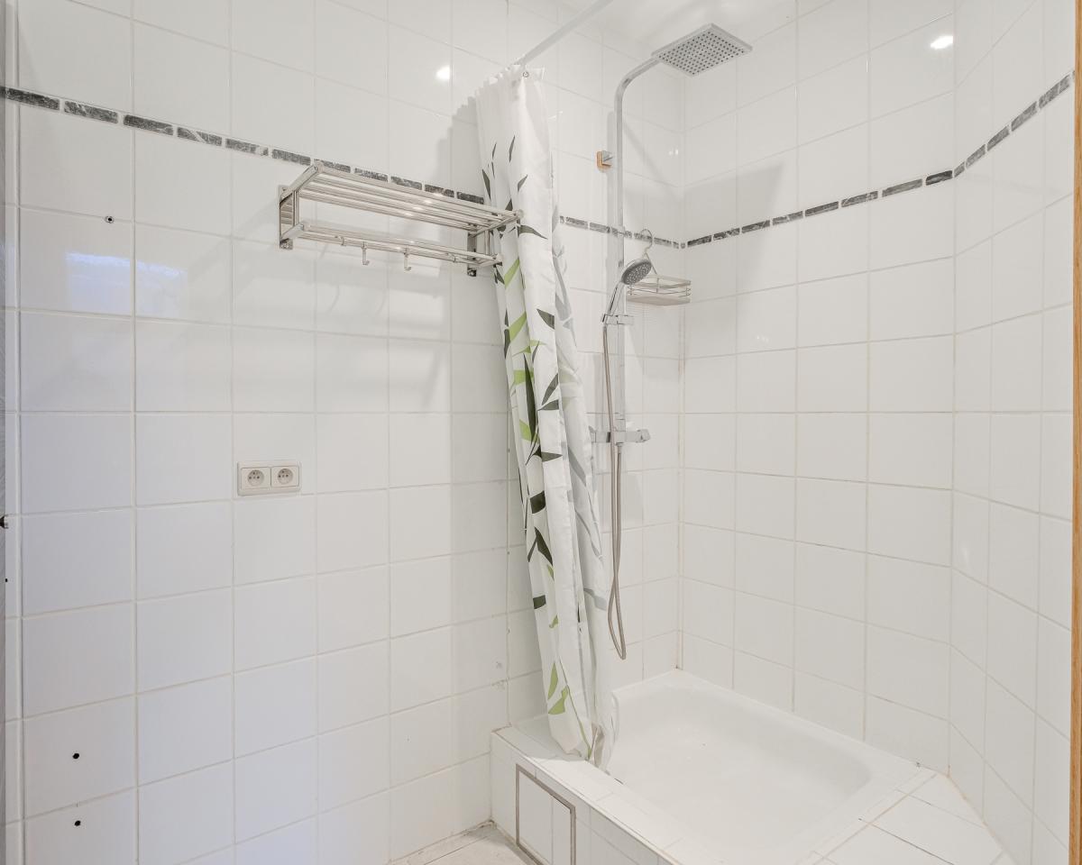 Botanique: Appartement de charme terrasse parking jardin