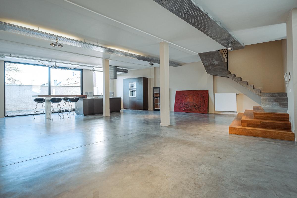 Lycée Français, duplex de 220m² 3 ch terrasse et garage 2 v