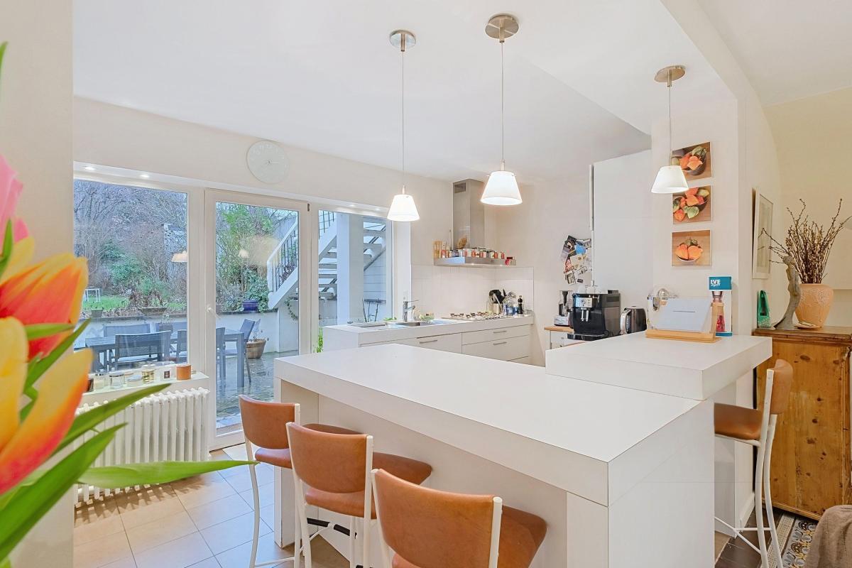 Altitude Cent : superbe maison 5 ch + bureaux + garage