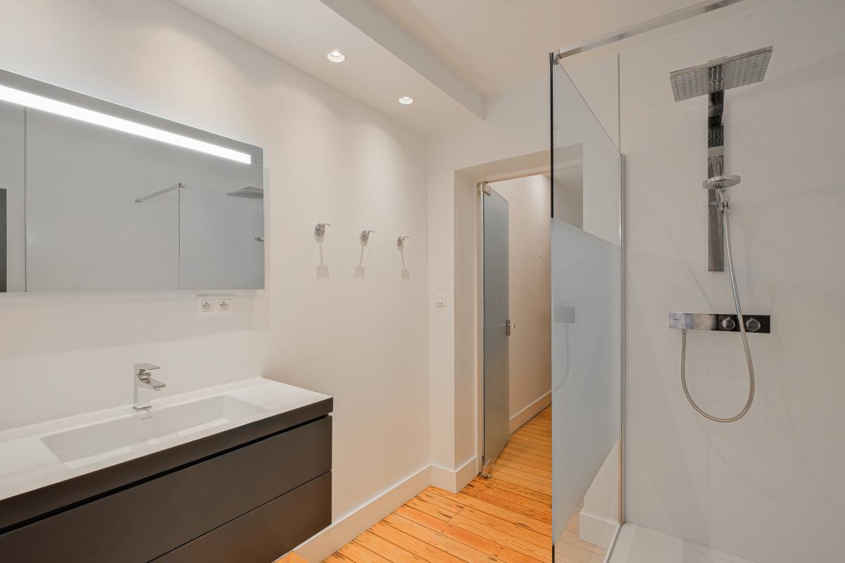 Altitude Cent : superbe maison 5 ch + bureaux + garage