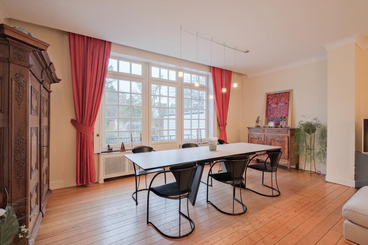 Altitude Cent : superbe maison 5 ch + bureaux + garage