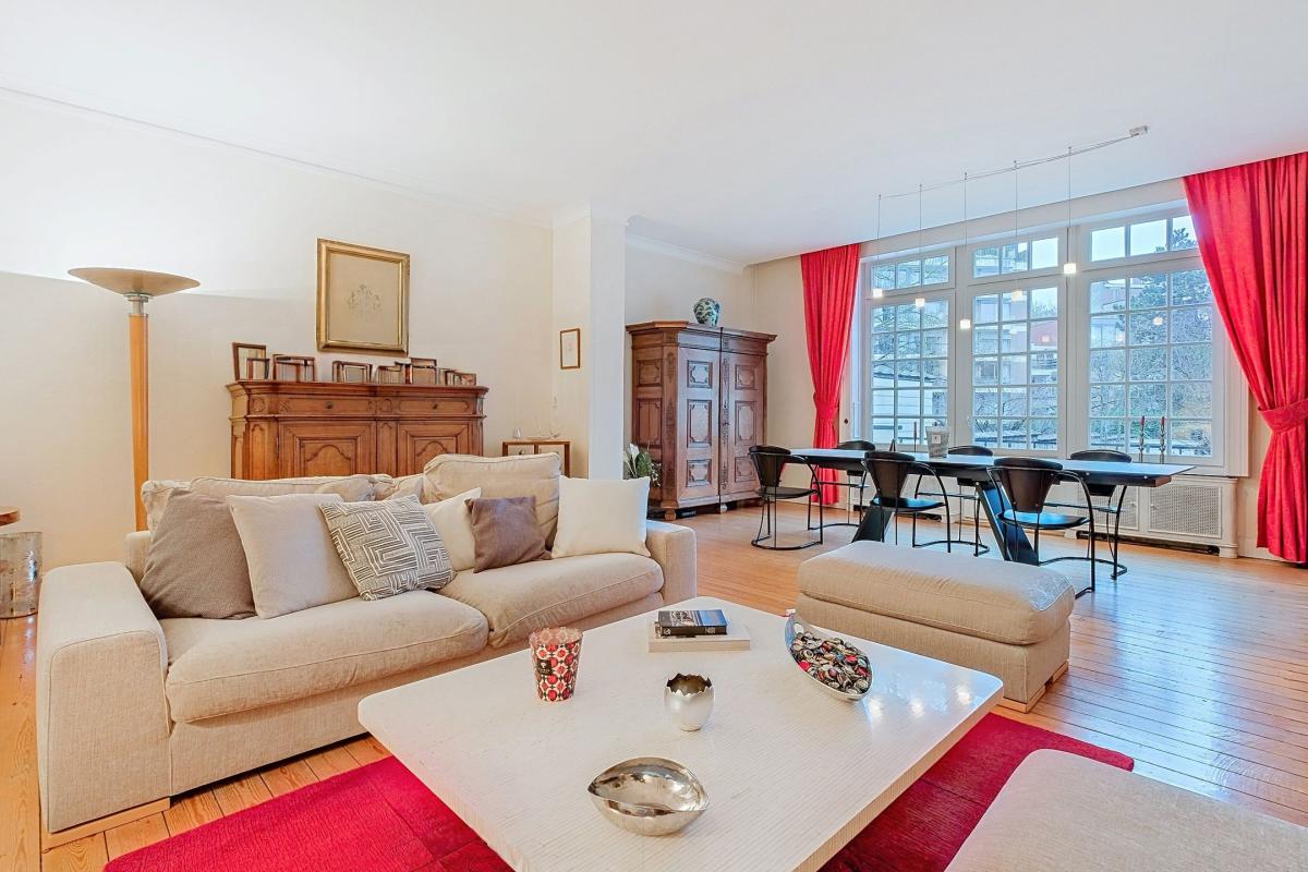 Altitude Cent : superbe maison 5 ch + bureaux + garage