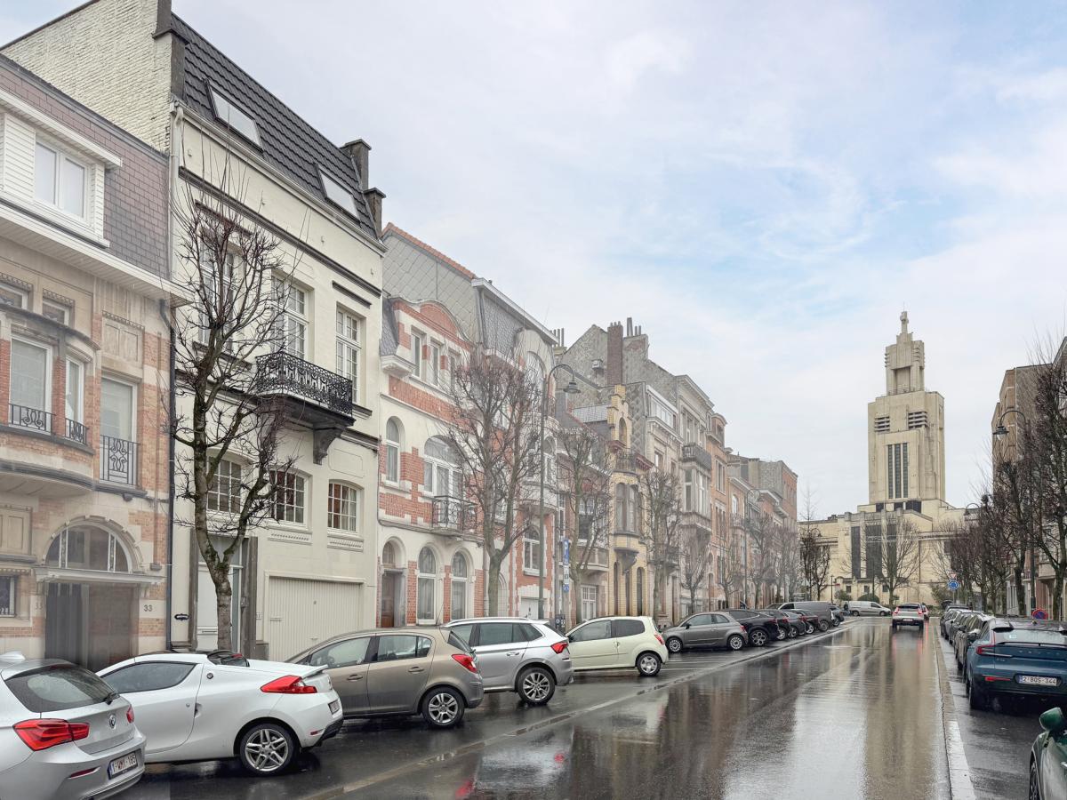 Altitude Cent : superbe maison 5 ch + bureaux + garage