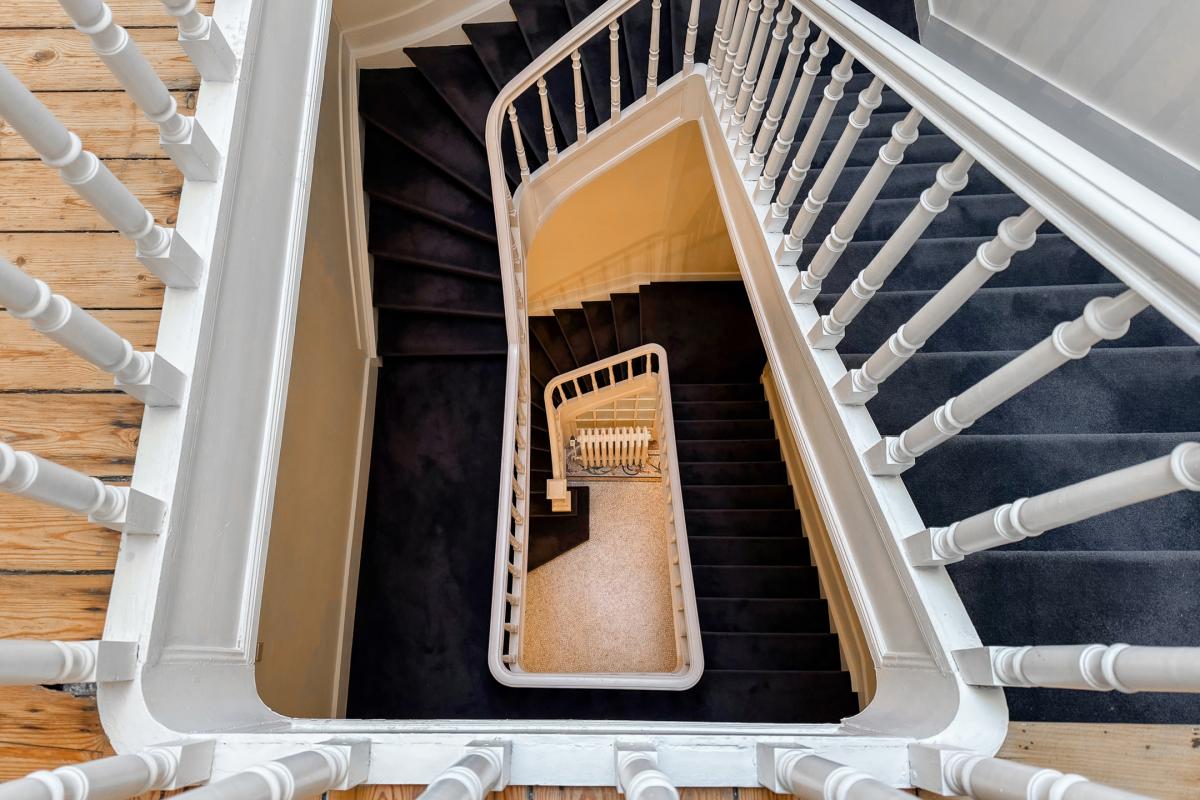 Altitude Cent : superbe maison 5 ch + bureaux + garage