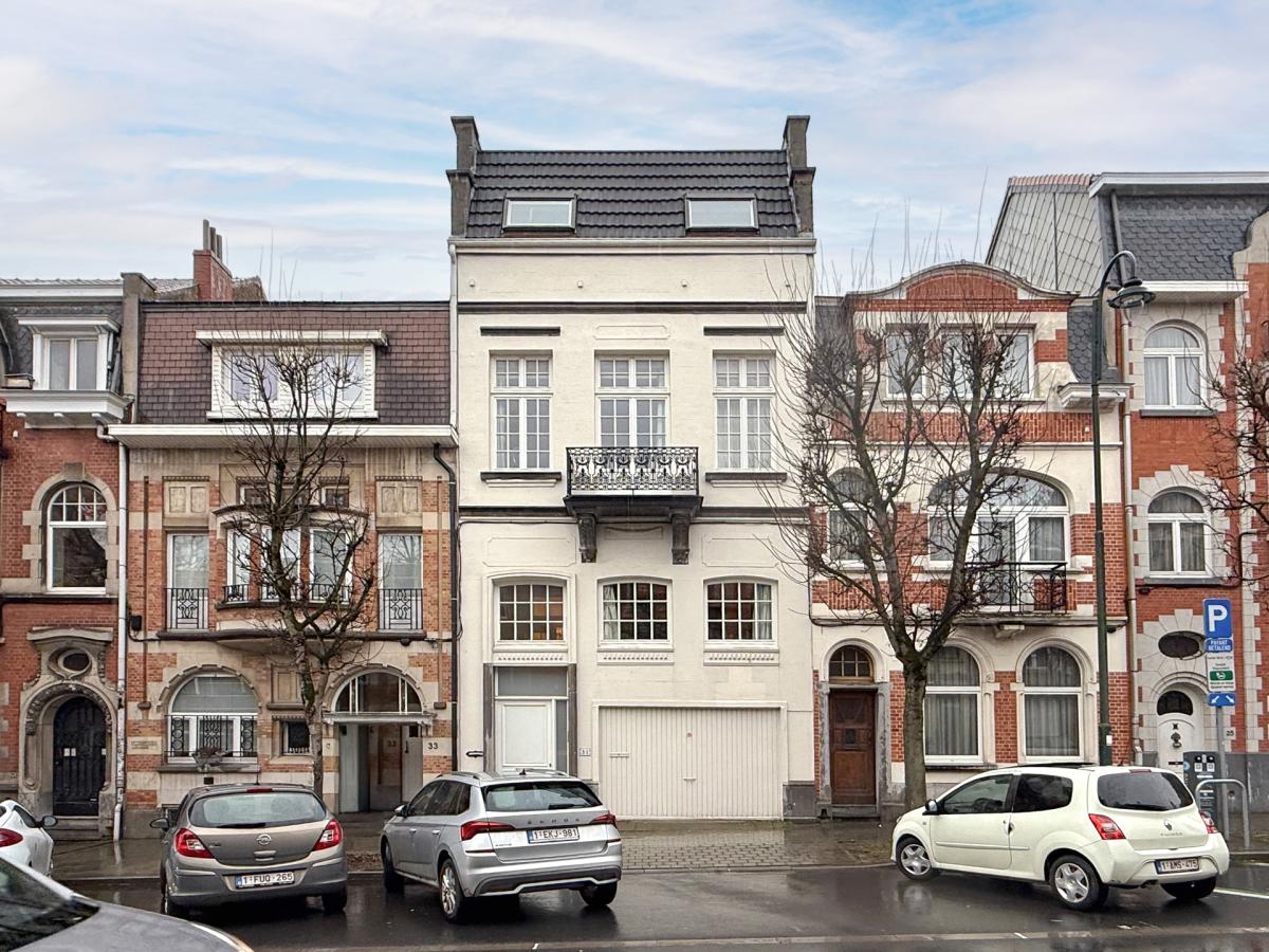 Altitude Cent : superbe maison 5 ch + bureaux + garage