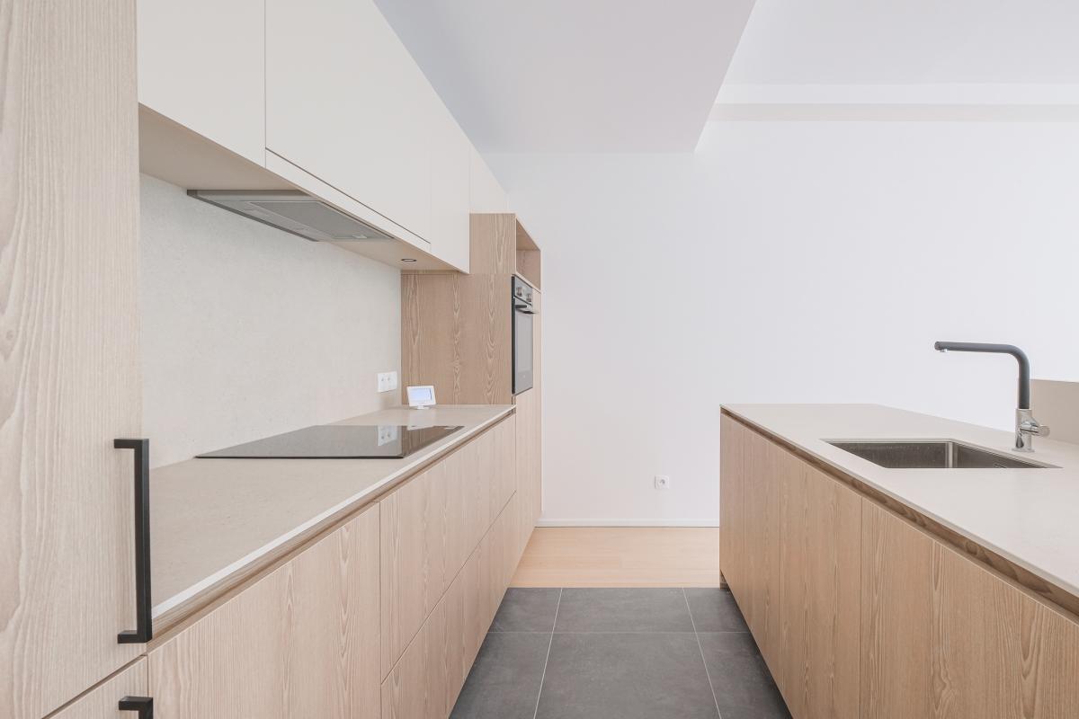 Rez-de chaussée +-145m²,3ch. + terrasse