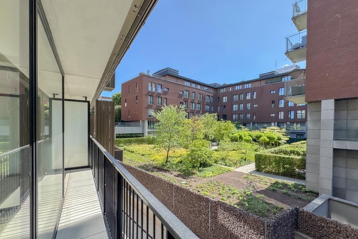 Rez-de chaussée +-145m²,3ch. + terrasse