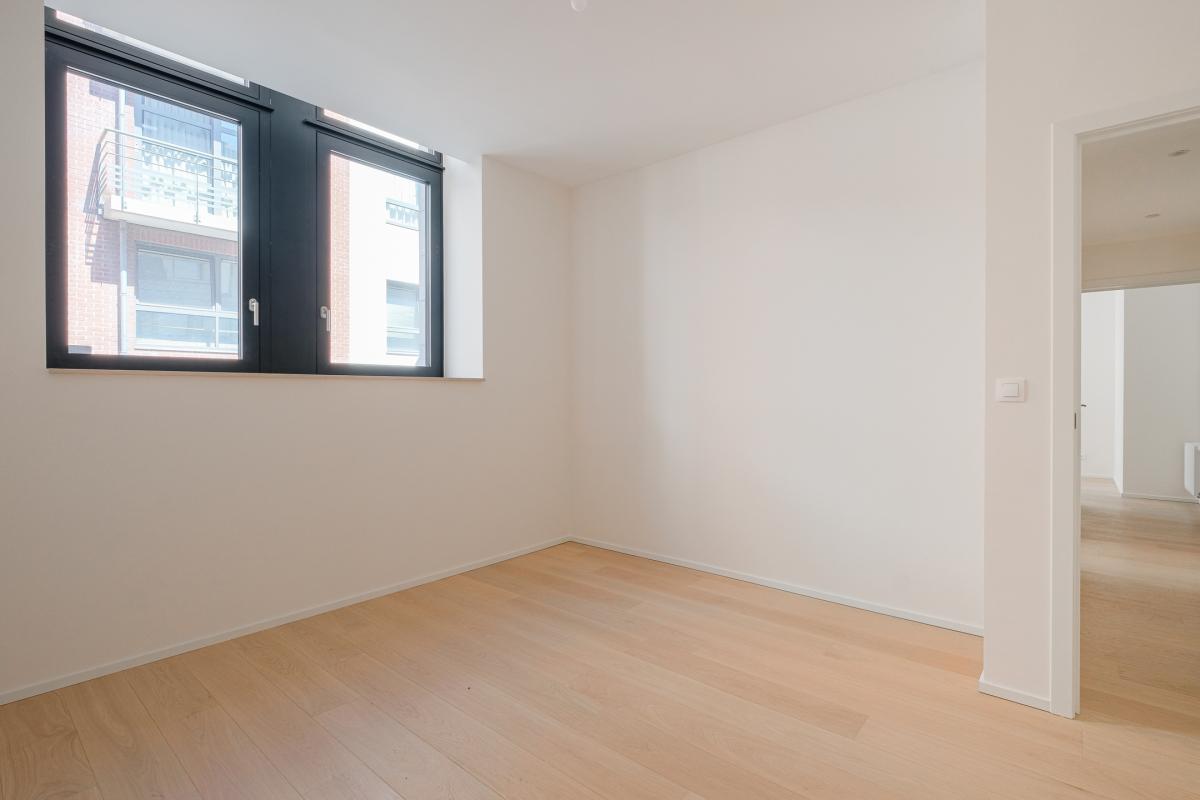 Rez-de chaussée +-145m²,3ch. + terrasse