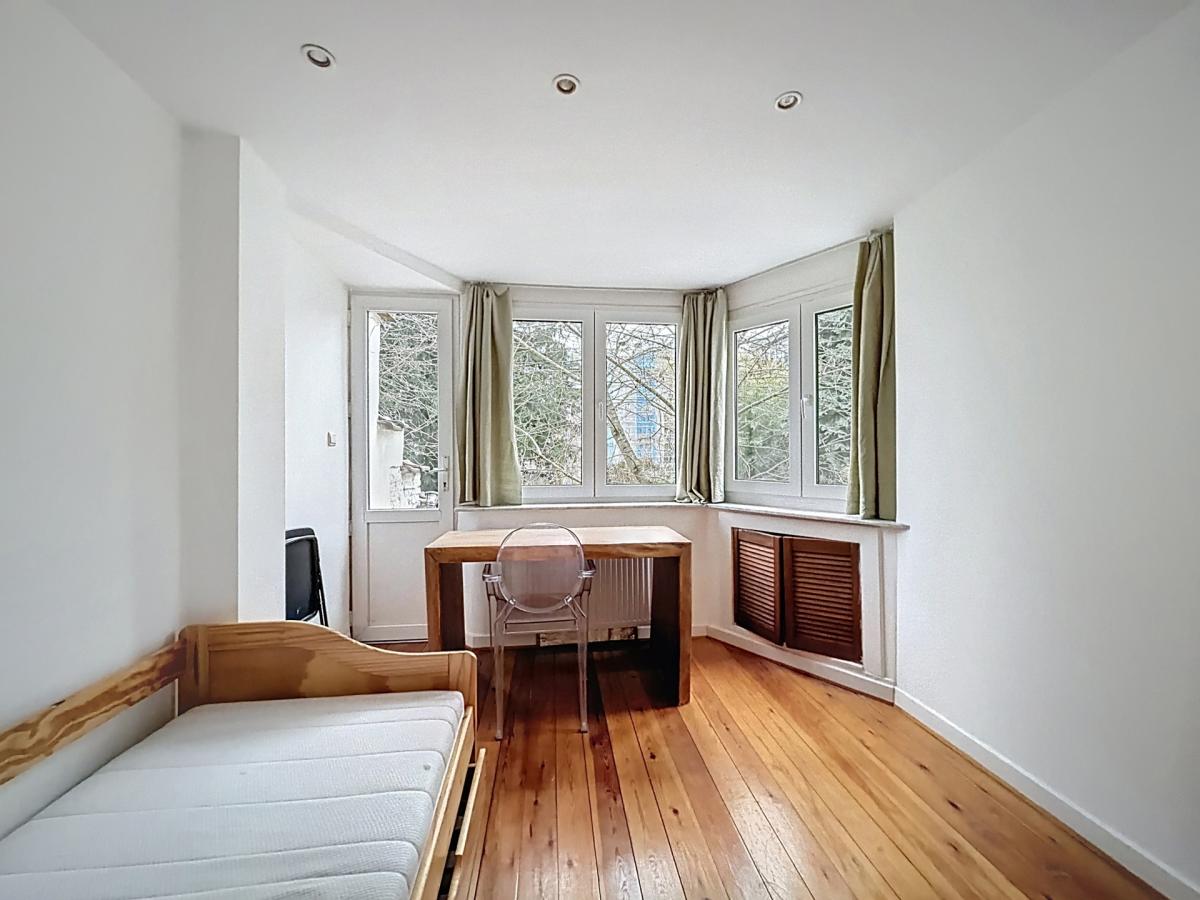 Couronne : Bel appartement de caractère avec jardin meublé