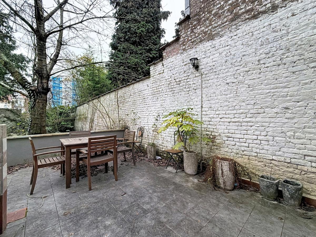 Couronne : Bel appartement de caractère avec jardin meublé