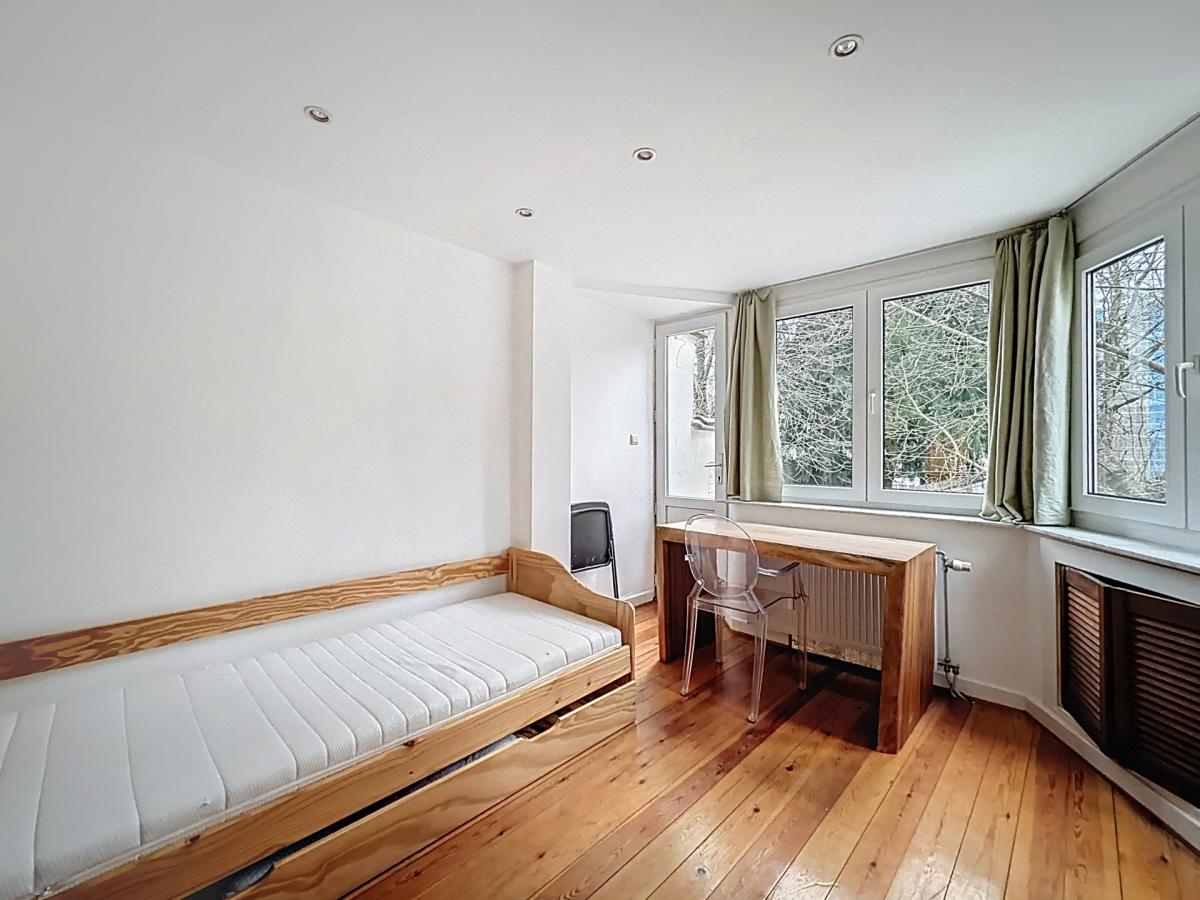 Couronne : Bel appartement de caractère avec jardin meublé