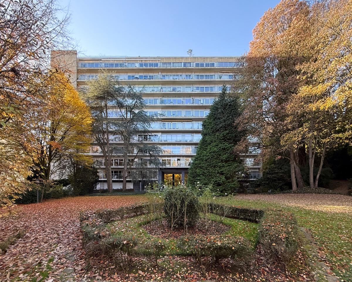 Bois de la Cambre : appartement 1 chambre + extérieur