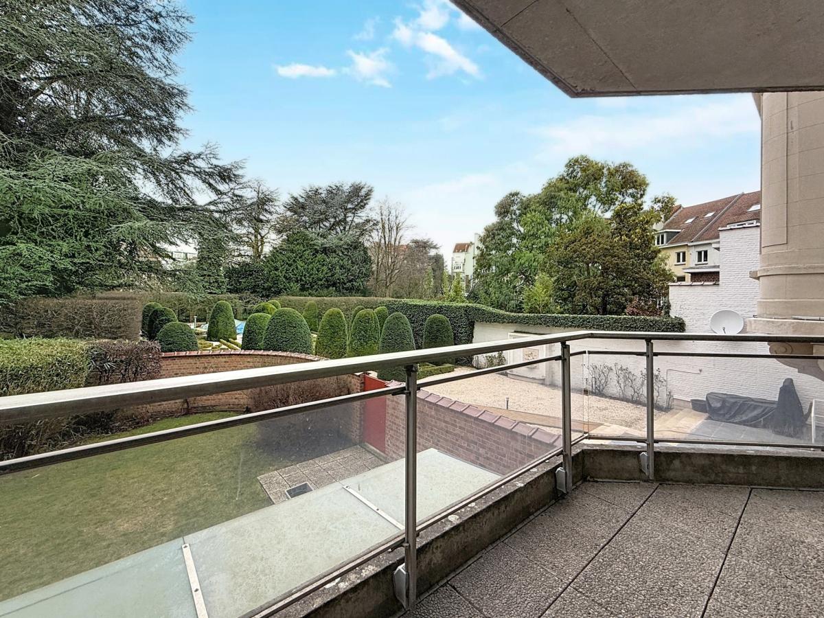 Place Brugmann : Très bel appartement de 3 ch. + terrasse